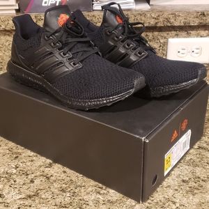 Adidas ULTRABOOST Man U
